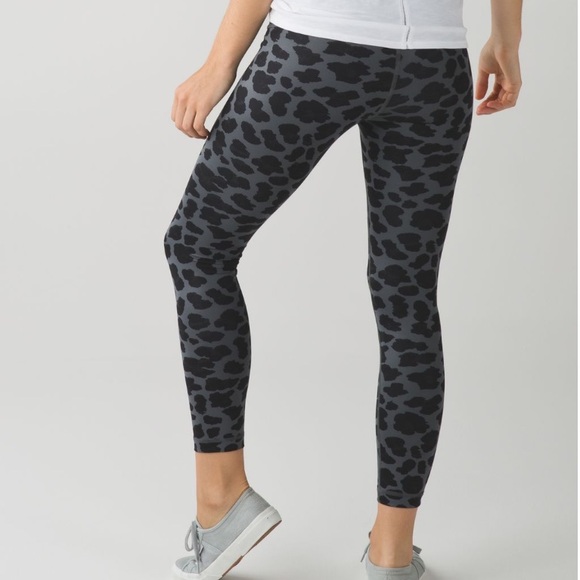 Lululemon High Times Pant *Full-On Luxtreme
Cherry Cheetah Dark Slate Black - Picture 1 of 4